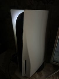 بلايستيشن 5 • غير مفتوح • ملحقات كاملة