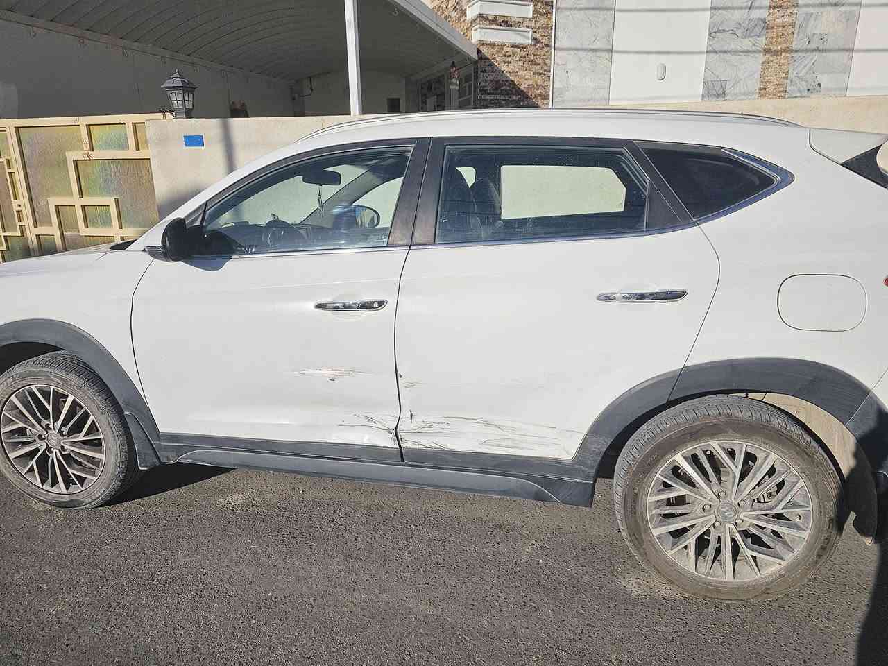 توسان 2019 كاصد خليجي ؛ سونارها قبل شهر مرفق بالصور  ؛ واكو طخة جديدة بالفديو واضحة 
ماشية 125 ألف ؛ مكانها كربلا باسمي 
السعر 163 $ 
*********** واتساب فقط
