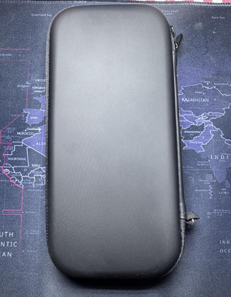 السلام عليكم 

للبيع Starter Kit أصلي 
من شركة GameWill
 مخصص لجهاز Nintendo Switch Lite
 يحتوي على 
 1️⃣ حقيبة حمل

2️⃣ غطاء حماية 

3️⃣ واقي شاشة 

4️⃣ أغطية أزرار  

5️⃣ علبة كروت الألعاب  

6️⃣ سماعات 

جديد وغير مستخدم 

حالة الاكسسوار 100%

مع التغليف الأصلي التغليف مفتوح فقط 

حالة التغليف 90%

السعر : 10 الف 

التواصل : واتساب فقط : ***********

عنوان: بغداد الشعب 

لايوجد توصيل 🤍
