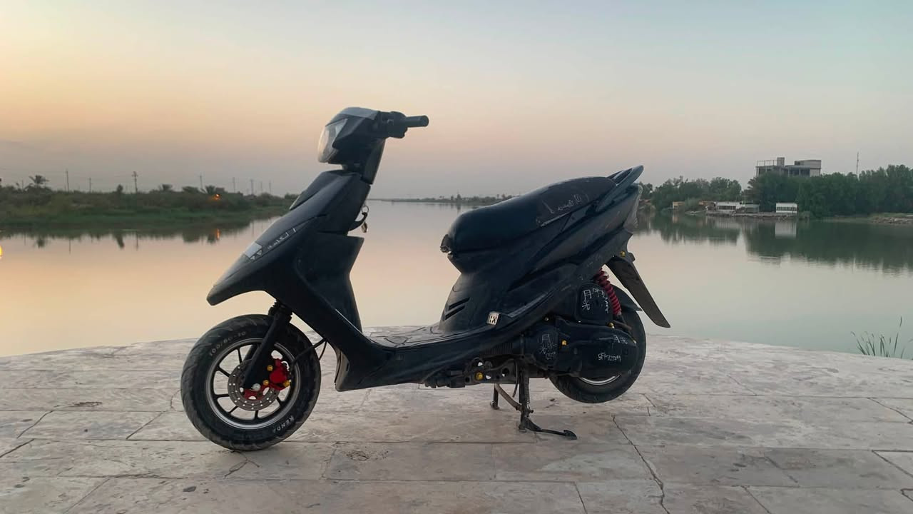 ماكس عدله للبيع مفتوحه ولفات وبيها بدايه خيط تبخير الدراجه شلعه ومعدل كهربائيات فول عوزها بس باتري الطوافه اشتريتها جديده وما عرفت اشدها السعر 650 وبيها مجال بسيط رجائاً مو شراي لا تتصل مكاني بالنعيم تواصل ***********
