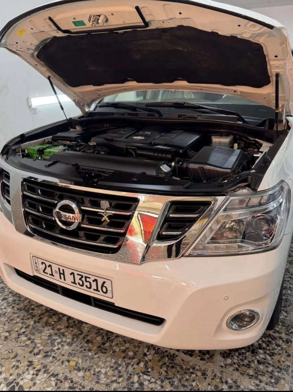 السلام عليكم نيسان باترول ابلاتنيوم. ٢٠١٢.
كفاله. عده البارد. ماشيه ١٥٢.  ألف 
فول موصفات. سنويه جديده  
السيارة ستينه النسخة الماسية يعني أعلى فئة بالباترول اجت فقط بموديل ۲۰۱۲

جزء من المواصفات

1 محرك 8 سعة 5.6 لتر

2 قوة 400 حصان

3 عزم دوران 560 نیوتن متر

4 ناقل حركة أوتوماتيكي 7 سرعات

5 نظام دفع رباعي كامل (4)

6 نظام مساعدة على الصعود والهبوط

7 نظام التحكم في الجر

سعة خزان وقود 100 لتر

حساسات ركن أمامية وخلفية

10 كاميرا خلفية

11 نظام مراقبة ضغط الإطارات

12 حساس مطر
نظام

التحذير من الخروج عن المسار

14 نظام الرؤية الليلية في بعض الطرازات)

15 نظام

التحكم في التهدل

16 نظام المساعدة في الصعود

مقاعد جلدي

18 نظام صوتي Bose

19 شاشات ترفيهية خلفية

20 نظام ملاحة
تحكم مناخي خلفي

22. عجلة قيادة مزودة بأزرار تحكم

23 جنوط مقاس 18 أو 20 إنش

24 شعارات "60th DIAMOND EDITION"

 إضافات کروم
فتحة سقف
 ثلاجة 
السعر ٢٣٠ 
***********
