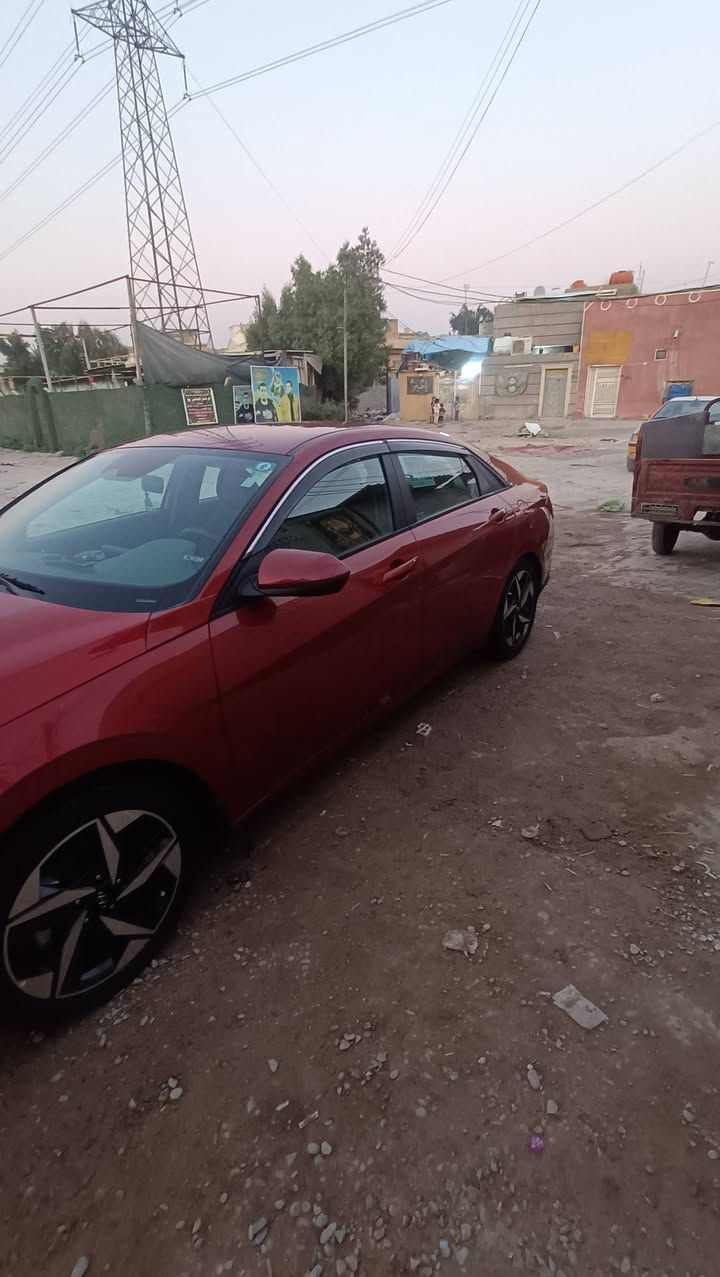 النترا للبيع موديل 2023 . حادث تفصيك لبجم وغراظه جايات وياه تبديل بس دعاميه اماميه وصبغ لبنيد فقط ولباقي كفاله عامهه.   كلشي موظح كدامك
رقم بغداد

سعة المحرك 2000 دوش
شاشة ديجتال متصله بالكامل
بصمة تشغيل 
بصمة ابواب 
بصمة صندوق 
تشغيل عن بعد 
رادار امامي خلفي جانبي
مانع تصادم بريك ذكي
مدخلين شحن + اواكس
تبريد منفصل بيانو 
كاميرا خلفيه دواره 
كراسي تدفئه 
حساسات اطارات 
مثبت سرعه cross
اضائه اماميه LED
نظام ترحيب عند الاقتراب 
مانع انزلاق 
دخول ذكي 
نظام قيادة ذاتيه  
ثلاث انظمة قياده ( Sport , Nor , eco )
شاشة اعطال الكترونية 
زر عرض الكاميرا الخلفية 
سايد بريك بصمه
شحن واير ليس 
   
سعر   160.    وبيه مجال مكان سياره بغداد مدينت الصدر 
رقم ***********
