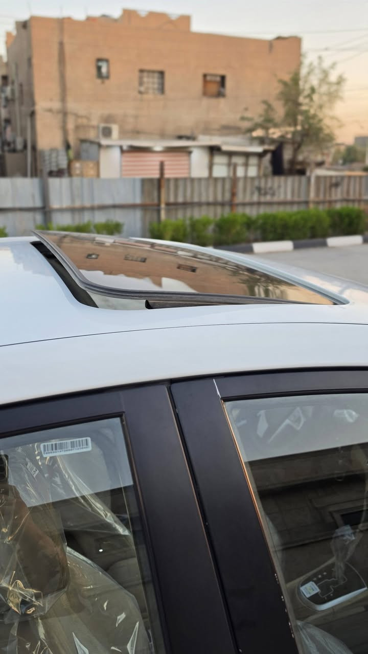 السلام عليكم

اكسنت 2015 خليجي مكينه 1600 دوش رقم وهزة جدد الدولي بسمي تبريد +تدفئة كير مكينة كفالة صدر امامي خلفي جديد كلة بيهة صبغ بنيد  السيارة ماشية 80 الله يشهد نضافة فووول ترايهة زيرو 
مواصفات ///
1-داج كام امامي خلفي 
2-فتحة طكتين
3-كامرة دوارة 
4-شاشة 
5-جك وغراضهة كاملة 
6-تحكمات ستيرن
-7ويل كب كروم
8-تايرات تخم جدد
مكاني الشرطة الرابعة ممتواجد ع نت للاستفسار 
***********
