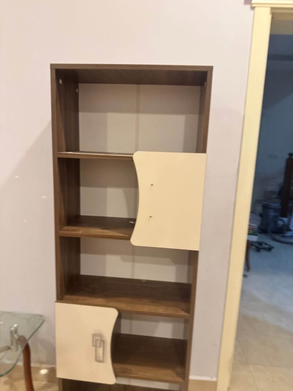 غرف نوم شبابي مستعمل نظيف مابي اي عيب 
٥ قطع كنتور ٣ باب و سرير و كومدي و ميز توليت و ميز حاسبه
عنوان حي النصر مقابيل مركز عروبه معرض حمدي اللاثاث رقمً موبايل *********** كركوك, العراق
