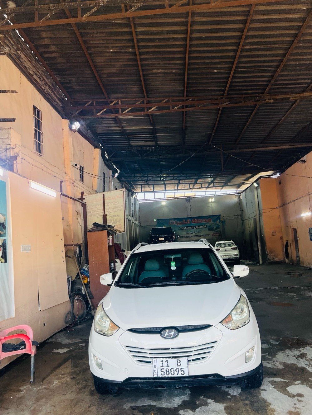 توسان 2013 جديده جداً السيارة 
بيها أماكن بارد فقط 
ماشية 170 
محرك كير مكفووول
مواصفات معروفه 