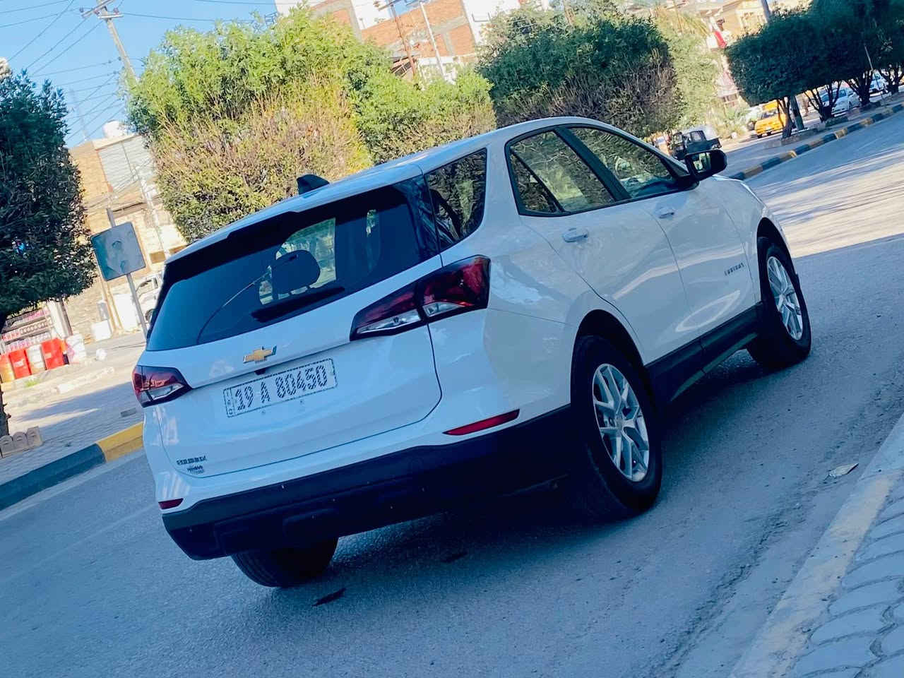 السلام عليكم 
شوفر ليت ايكوينكس موديل ٢٠٢٤
وارد أمريكي حادثها بنيد فقط بدون دواخل والبنيد القديم موجود بدون ايرباك السياره جاهزه بدون اي نقص رقم كربلاء بأسمي 
شاشه + كامره دواره + هاند بريك بصمه + رادار امامي جانبي + تحكم ستيرن + بصمه + تبريد قطعتين 
سنوية لغاية ٢٠٣٠ 
السعر.  188
العنوان كربلاء 
للأستفسار ***********
مكلف بالنشر كربلاء, العراق
