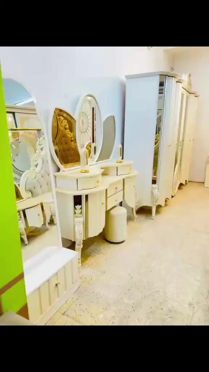 @إشارة غرفة نوم تركي كلاسك  درجه أولى استخدام قليل 
صطح مرمر+ خشب ثقيل 
ميز تواليت 🦋
قماش وتر بروف +جعب الغزال 
اناره شغاله 💡💡+ برغي وجوي حديد سكك هايدروليك + نرماده هايدروليك + جام برونزي 
تتكون من 9 قطع 
سعر الجديد 27 ورقه 

تشمل توصيل والشد داخل بغداد مجاناً


**إذا كنت صاحب هذا الإعلان وتريد حذفه لأي سبب، رجاءا أرسل رسالة إلى الدعم الفني**