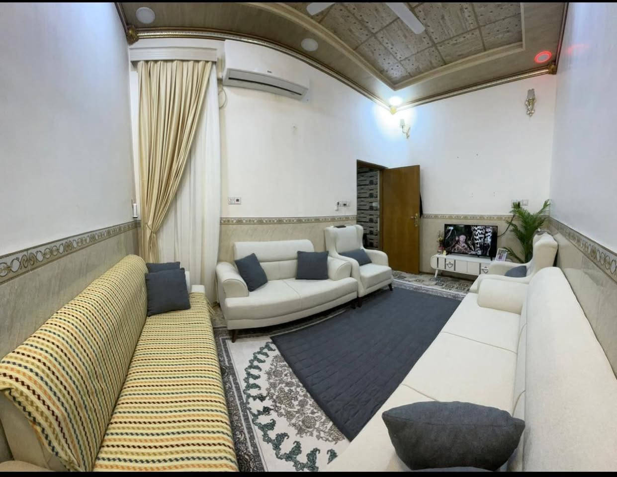 بيت 50 متر حي النداء للبيع درجة اؤلى البناء وموقعة غرفتين فوك وجوة صالة واسقبال وسعر مناسب ***********
@ الجميع
