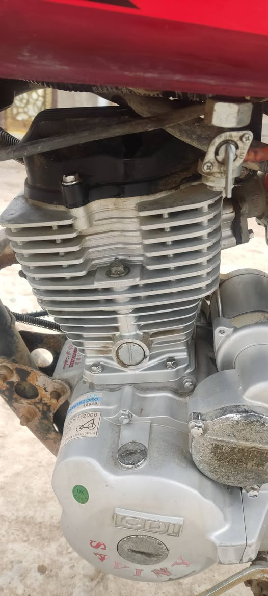 السلام عليكم دراجه سيڤان للبيع الموديل 2020 اوراق اصوليه مكينه مامفتوحه الدراجه شغاله سلف كلش نضيفه السعر 350 وبيها مجال بسيط مكان الدراجه المحاويل رقم الهاتف *********** رجاءاً موشراي لٱ تتصل بيه
