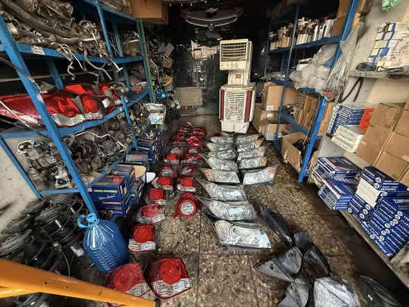 السلام عليكم وصول وجبه محركات + كير 
كروز 
سونك
كوينكس
تراكس 
تيران
موقع صيانة السيارات 
عنوان بغداد شيخ عمر مجاور كليه علوم إسلامية 
*********** 
🔧🚬
