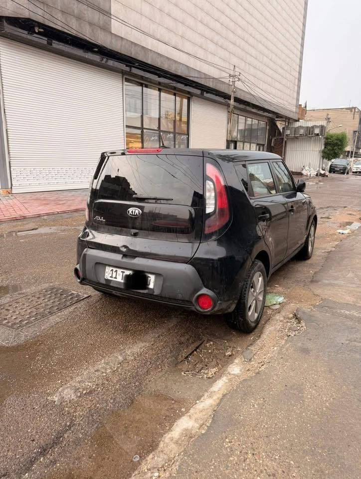 للبيع كيا صول 
سيارة كلش نظيفة 
موديل 15
وارد امريكا
 محرك 1600 
بحالة ممتازة 
كير محرك تبريد صدر كله جيد جدا 
ماشية 79
شاشة وكاميرا بلادية 
كل كهربائيات سيارة شغالة 
بدون حادث كلين
كلها على وضع شركة 
هنا بالعراق صار صبغ 2 قطع على اثر شخوط و طخات خفيفه 
وعدي صور قبل الصبغ 
وعدي سونار 
ايرباك سليم 
تخم تاير جديد
رقم بغداد جديد بأسمي
سعرها 113وبي مجال
مكاني بغداد دورة 
***********
