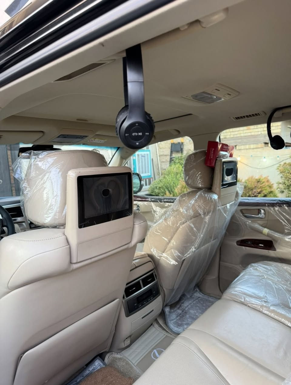 لكزس 14 S بريم
موصفات لكزس معروفه فول الاخير 
✔️ 
سياره مكفوله عدا نص دعاميه اماميه صبغ فقط 
سياره كلش حلوه وجديده رقم سليمانيه

سعر 420 
مكان الحله 
***********
