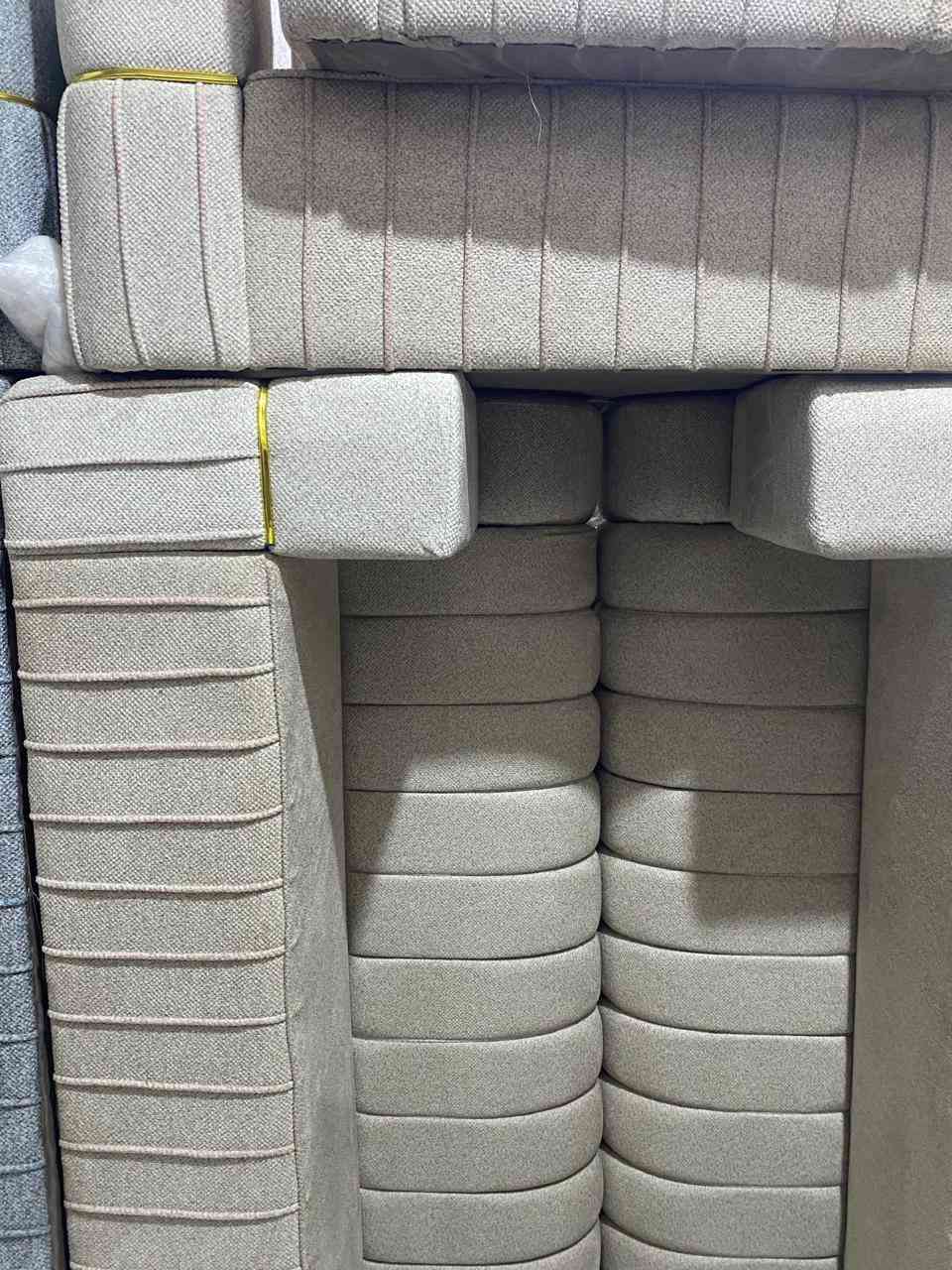 جوركر تخم ديوان ابو 750 صار ب 550 
عرض خاص بمناسبة العيد 
 يله احجز شمنتضر 550 الف 

تخم ديوان كامل ١٠ مقعد ٥ قطع ، قنفتين ثلاثية ، وقنفة ثنائي ، وزاويه ، وكرسي   بسعر جملة نبيع 
كل الموديلات والالوان متوفرة 
مواصفات الطقم:-.
1-الاسفنج مميز اول ضغط عالي 
2-الخشب بلوك اسود + جام روسي
3- قماش خاولي تركي اصلي 
4-ضمان حقيقي 

مـجمـع علي الشويلي
ناصريــــــة  شــــارع 30
 مجاور مكتب الصدرين للعقار

*********** 
***********
