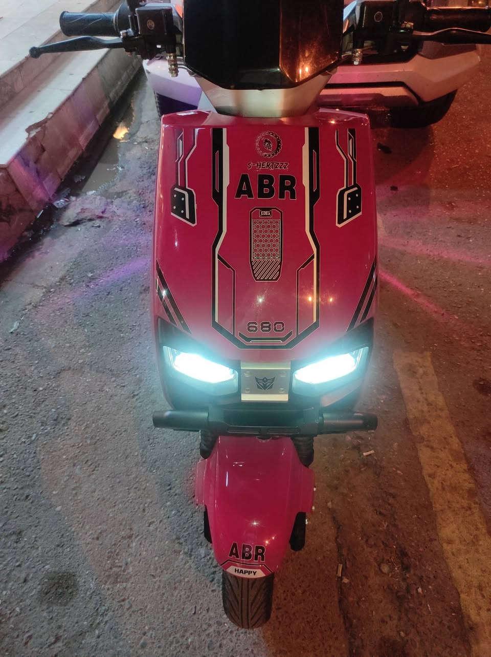 ماطور شحن للبيع 
ABR680
بطاريات 6 دبل 12vو30امبير
ملف 3000
ماشي 3000 كيلو متر
كلشي ما ناقصه كامل بس سيبايه و التكوى موجوده
ويا سويجين و بصمتين و كرتين
السعر 700
وبي مجال 
الرقم ***********
