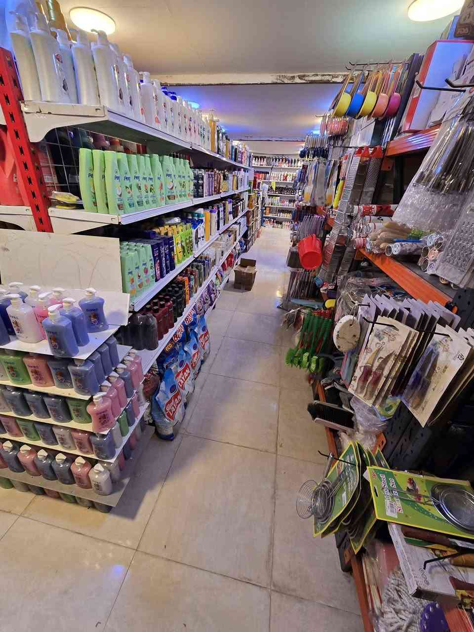 السلام عليكم**
🔥 سنتر متكامل للبيع – جاهز للعمل فوراً 🔥
لعدم التفرغ
✔️ طابقين (غذائية + كوزمتك ومنظفات)
✔️ مساحة كل طابق 250 متر
✔️ تجهيز كامل (عارضات + كاشير + كاميرات)
✔️ 36 كاميرا مراقبة + شاشات
✔️ مخازن + غرفة إدارة + تواليت
✔️ مكيفات سبلت
💼 مشروع شغال ومتكامل ما يحتاج أي نقص
📍العنوان: البصرة _ ابي الخصيب_ حمدان*
📲 للتواصل خاص


**إذا كنت صاحب هذا الإعلان وتريد حذفه لأي سبب، رجاءا أرسل رسالة إلى الدعم الفني**