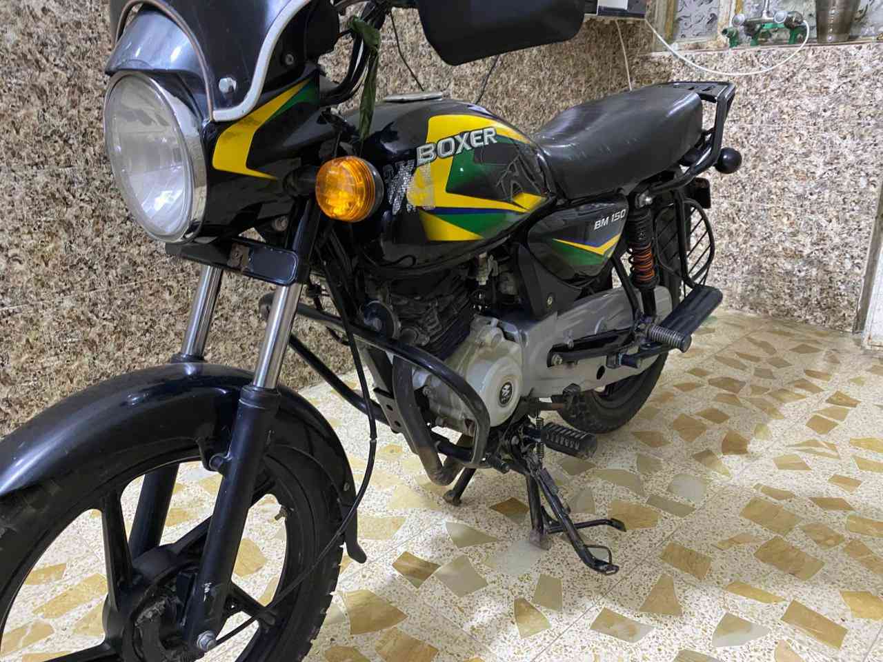 السلام عليكم من رخصه الادمن دراجه بوكسر 2022 شهر 11 كلاسيك دراجه صبانه ممدود على مكينتهه جيب فيتر وتعال دراجه مفوله زخير من لله مرقمه بأسم شركه بس تروح تحوله بأسمك دراجه عيبهه الوحيد عقجه بالتانكي مثل مموضح بالصوره مكفوله من مكينه وگشره وشاصي رايده مليونين و500
***********
