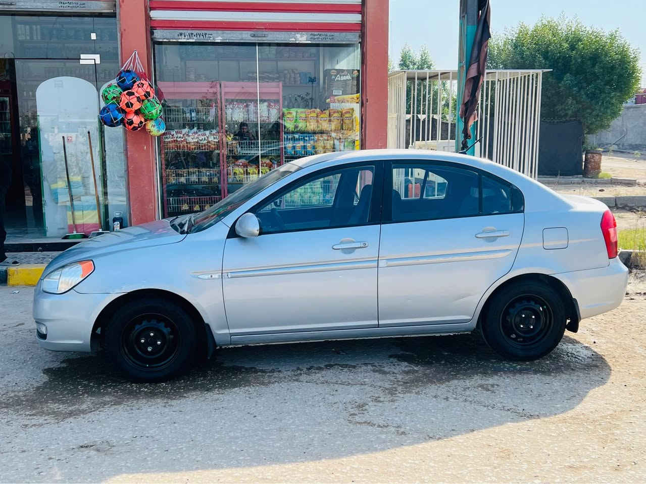 السلام عليكم 
اكسنت 2009 رقم نجف الماني سنويه لل27 

السياره جاهزه حداديه تبريد تدفئه تخم تاير مكينه وسط 

السياره بيهه قطعتين صبغ ربع الجاملغ الخلفي من جوه 
والبنيد مصبوغ 

القماره بيهه جراد بس الصفاح مابيهن جراد نهائيا 

السياره حلوه وذكرت كلشي بيهه 
السعر 83 وبيهه مجال بسيط جدا 

المكان كوفه حي ميسان 
*********** النجف, العراق
