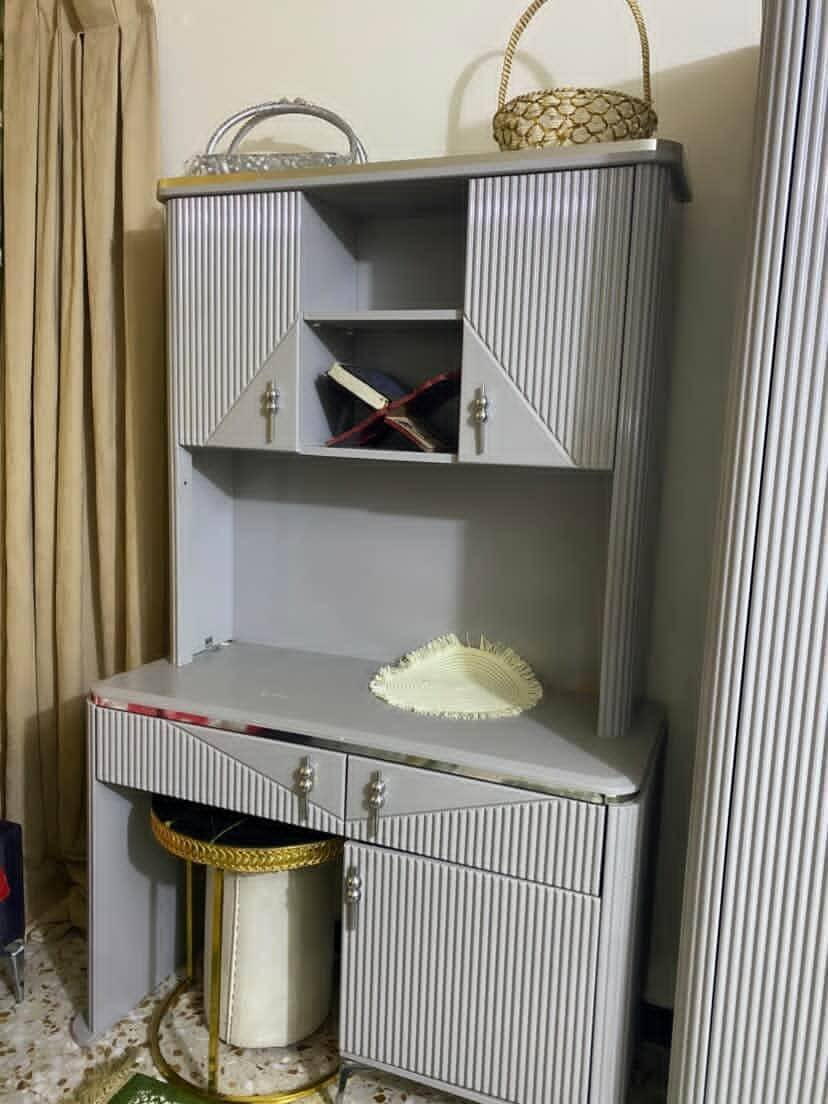 غرفة نوم للبيع الاستفسار على الخاص او الرقم ***********
