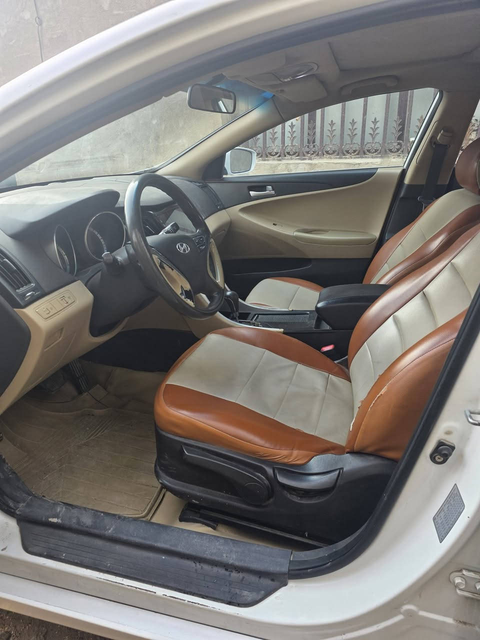 سوناتا خليجي مكفوله موديل 2011
مكينه 2400
جاهزه سنويه مانافذه هزه جديده
تحويل ثاني يوم 
مواصفات بني راما 
السعر 119 $
الاتصال ***********
مكاني ديوانيه
