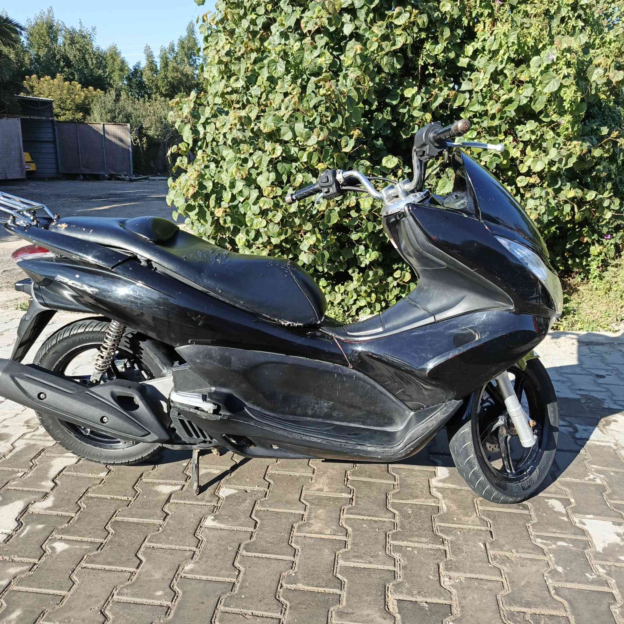 سلام عليكم دراجة PCX الجيل اول للبيع دراجة اول فتحةالهة مكاني كوت زين القوس السعر 950وبيهة مجال للشراي ول موشراي لا تكسر بسعر 
التواصل ***********
