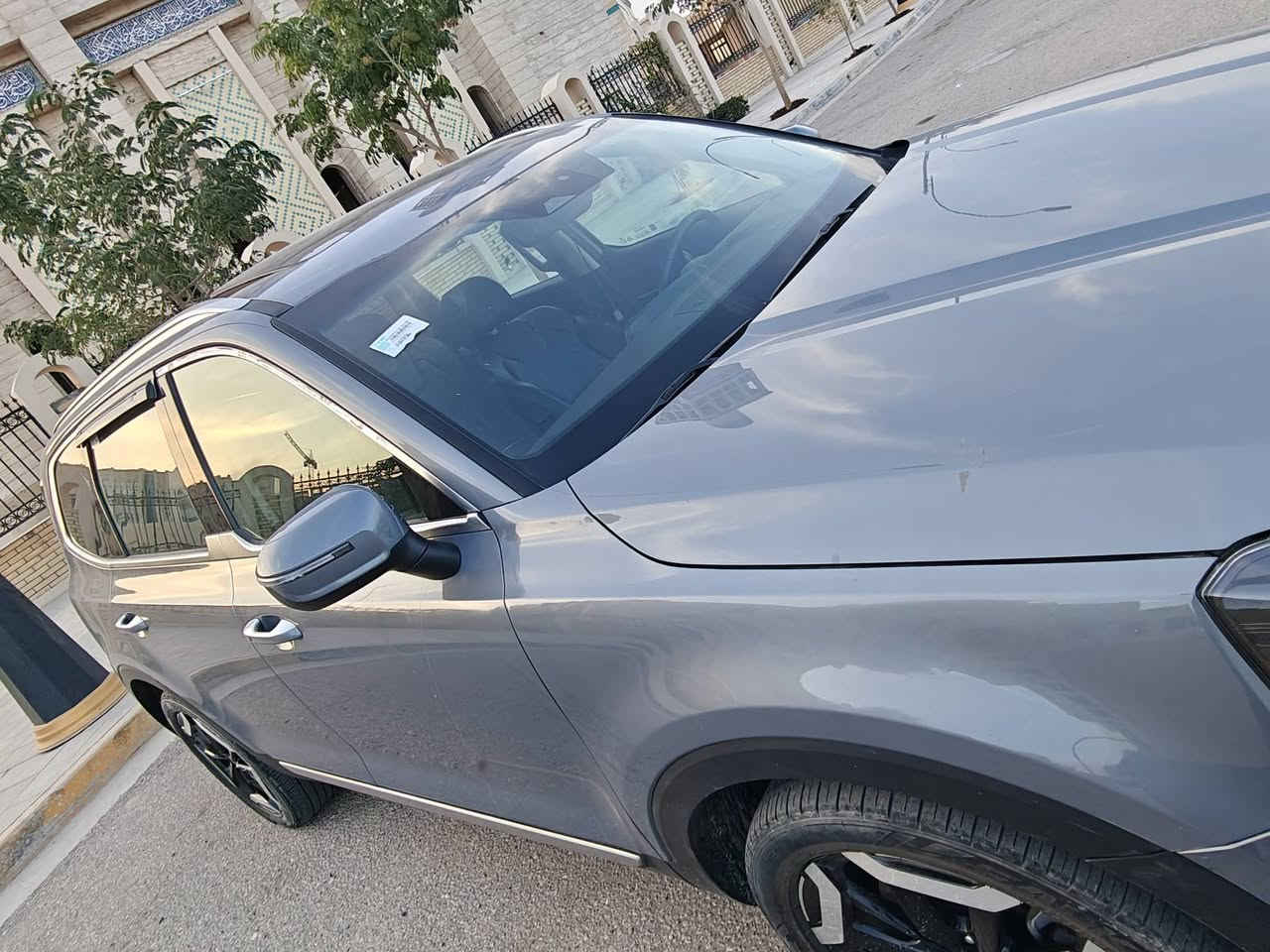 كيا تلورايد موديل 2024 
ماشيه 2200 mi
كراسي جلد داخل اسود منفصل 
جام اوتو 
شحن واير ليس
بصمه 
5 وضعيات قياده
كراسي تدفه
 ايرباك 2
توقف ذاتي 
تشغيل عن بعد 
اشاير بالمري 
ويل كروم 20
رادار خلفي وجانبي 
وامامي 
محرك 3800
تبديل جوملغ فقط 
تو ويل
سنويه جديده باسمي نجف كتاب شهداء 
مكان السياره كربلاء 
كير محرك مكفول 
كراسي كهرباء 
تواصل ***********
