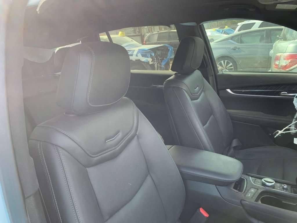 كدلاك XT6 مديل ٢٤ فول الفول  حالين بدبي بصناعيه ٤
شراي  مناك يدفع فلوس ويستلمهه
 او للميناء بصره على وضعهه
بمكانك دخاله شهداء 
سعر ٩٨ ورقه دبي واذا للبصره تريده
تتفع اجو شحن ٧ وراق من دبي للبصره
***********
