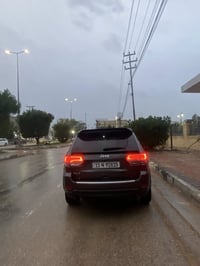 جيب 2015 فول مواصفات لمتدد مراوس او بيع ٠  للاستفسار 07762897266