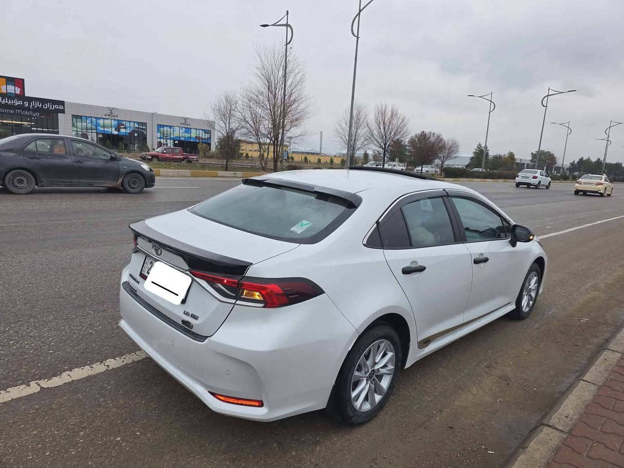 کرۆلا خلیجی 2023 فول فول بەسمە سڵایت حاسە پێش و دوا کامل جوانکاری 24km ڕۆشتوە هیچی پێوەنیە دەعامی پێشوو دوایو بۆنیدی ppf سەیارەی مەعرەز نیە 
ژم ***********
ژم ***********
