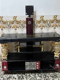 ميز بلازما • زجاجي • نضيف