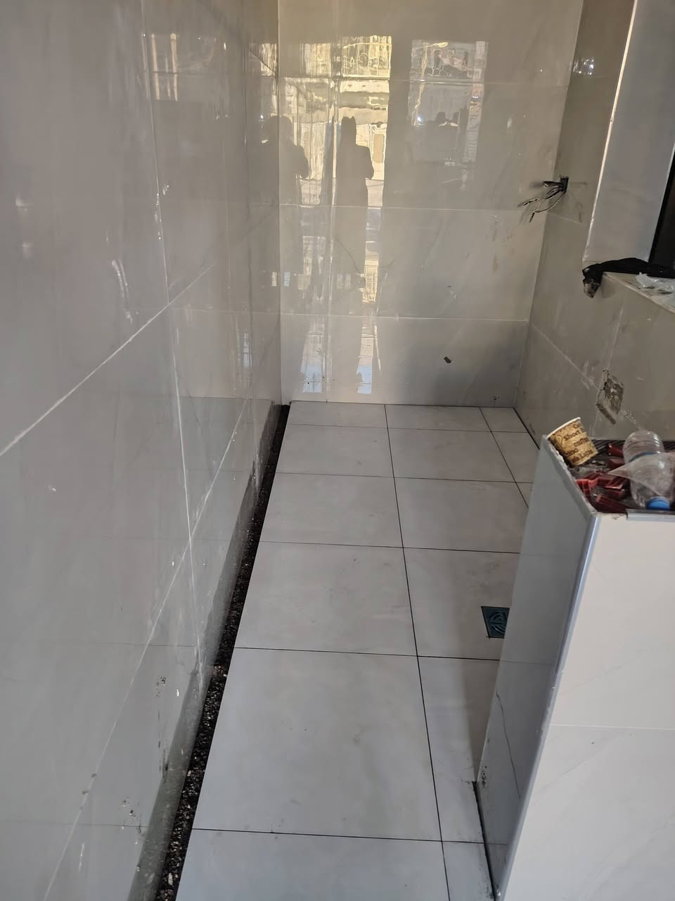 البلديه 
السلام عليكم 
خلفة سيراميك متفرغ حاليا تطبيكَ الجدران والارضيات بكافة الانواع 
*********** 
بغداد
