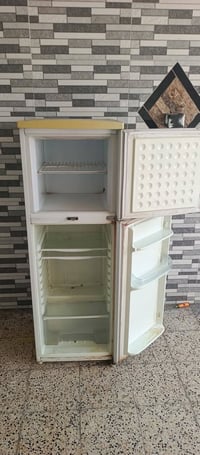 ثلاجة • عطل اوتوماتيك • للبيع