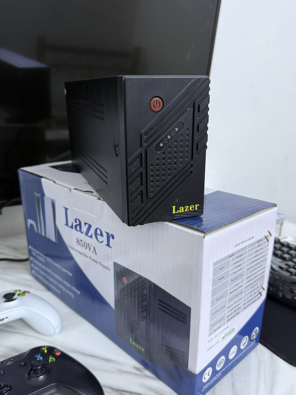 السلام عليكم اكس بوكس سيريس اس اخو الجديد نضافه 100/100 مع يوبيس 850 مستخدم شهر مع اليده الاصليه و الثانيه السوده كامل ملحقات السعر 375الف مكاني بغداد 
***********
