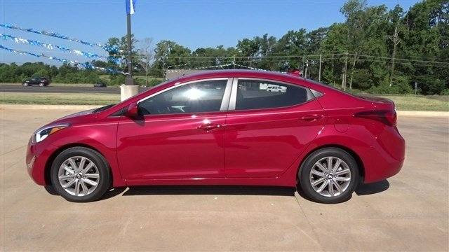 السلام عليكم للبيع النترا موديل 2016 وارد امريكي مكينه 2000 بيه 3قطع تبديل بدون ايربارك كير مكينه حداديه تبريد مكفولات رقم بابل باسمي  السعر ب99 وبيه مجال هذا رقمي ***********
