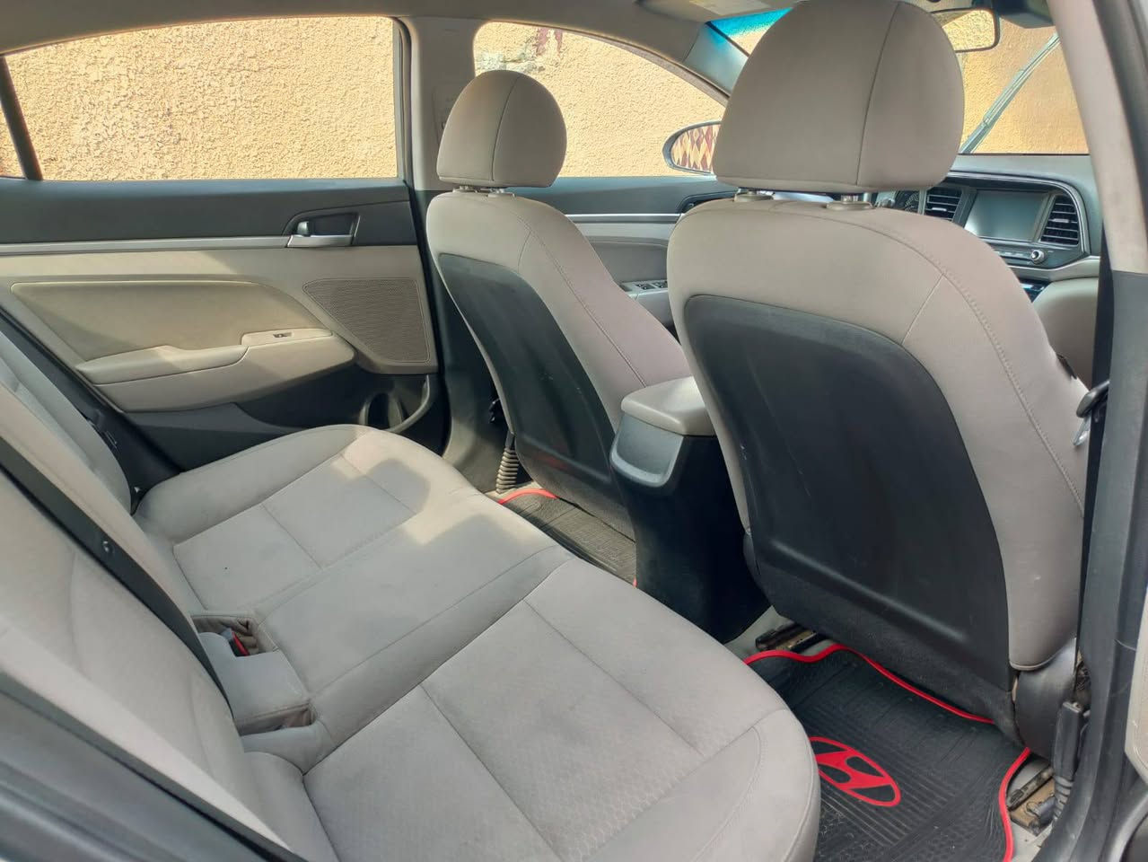 السلام عليكم من رخصه الادمن النترا ٢٠٢٠ مكينه ٢٠٠٠ دوش كير اي تي جديد صدر امامي خلفي جديد السياره بدون تبديل كلها ليبل واحد بس صبغ بنيد  وبارد بلقبق اربع دسك تحكمات شاشه كاميرا تبريد ثلج جاهزه السياره من كلشي صور الحادث بلمنشور رقم بغداد هزه وسنويه ورقم انكليزي جدد تحويل ثاني يوم  سعرها ب١٢٥ مجال حك جيه 
مكانها بغداد البياع الشرطه الخامسه 
للاستفسار اكثر الاتصال على الرقم ‏‪***********‬‏ ابومصطفى
