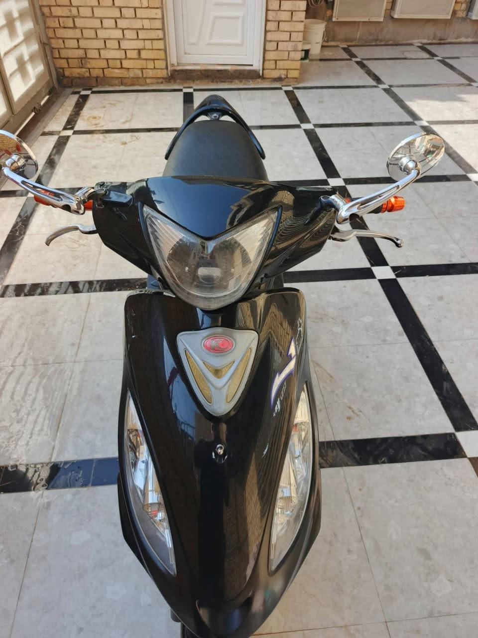 سلام عليكم كامكو في تو V2للببع موديل 16 ام الطلاعات بك لايت كريستال السعر 700 وبيه  
***********
