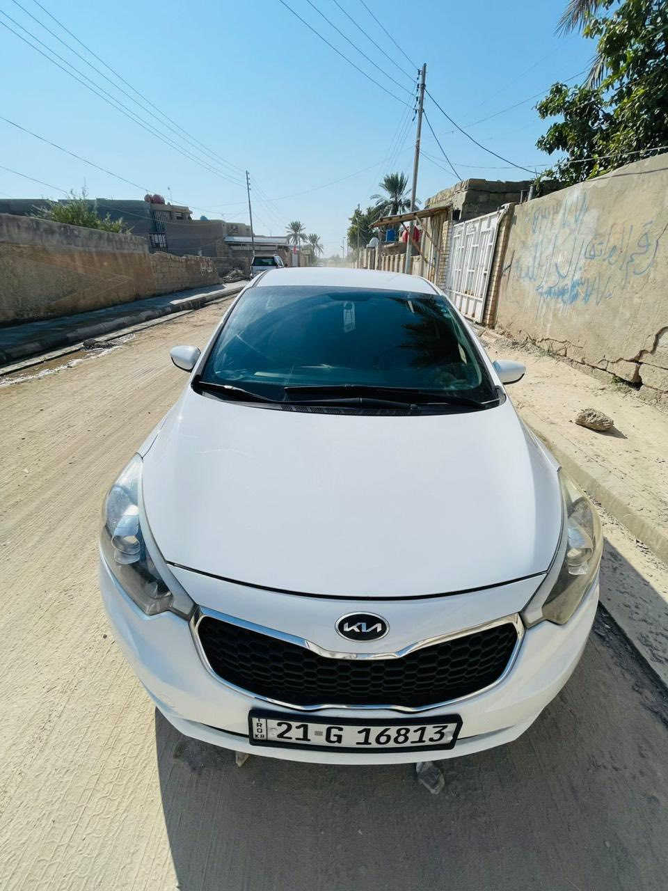 السلام عليكم 
سيراتو ٢٠١٤ خليجي
نص فول شاشه ويل كب 
صدر جديد 
تحكمات ستيرن
خمس قطع صبغ بدون معجون
بابين والجاملغ الخلفي والبنيد 
رقم سلمانية بسمي تريد تحويل أو وكاله
السياره  جديده بمعنه الكلمه 
مكاني واسط الزبيدية شارع المعارض معرض الحسن 
السعر ١٠٣ وبيه مجال 
رقم ***********
