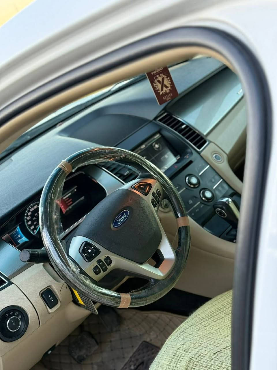 بۆفرۆشتن. 🤍 للبیع 
فورد تورس مۆدیل2013نیڤا 

بێ بۆیاخ  سەیارەکە. زۆر تازەیە 
هەموو گیانی بەشەرت 
 گیر و مەکینە  بەشەرت 

99میل رۆشتوە 
مواسەفات SEL
سێ شاشە و سلاید و ناو زەرد 
کوشن کارەبا  و لید 

گیر و مەکینە بەشەرت 

 سعر /في التعليق يتم الرد فورا على المسنجر ✍🏻

نرخ/ لە کۆمێنت بنوسە یەکسەر وەڵام دەدەیتەوە 📮

ژمارەی خاوەنی: ***********☎️
