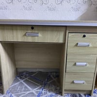 ميز مكتب ب60 الف اتصل ‭0770 574 0402‬
