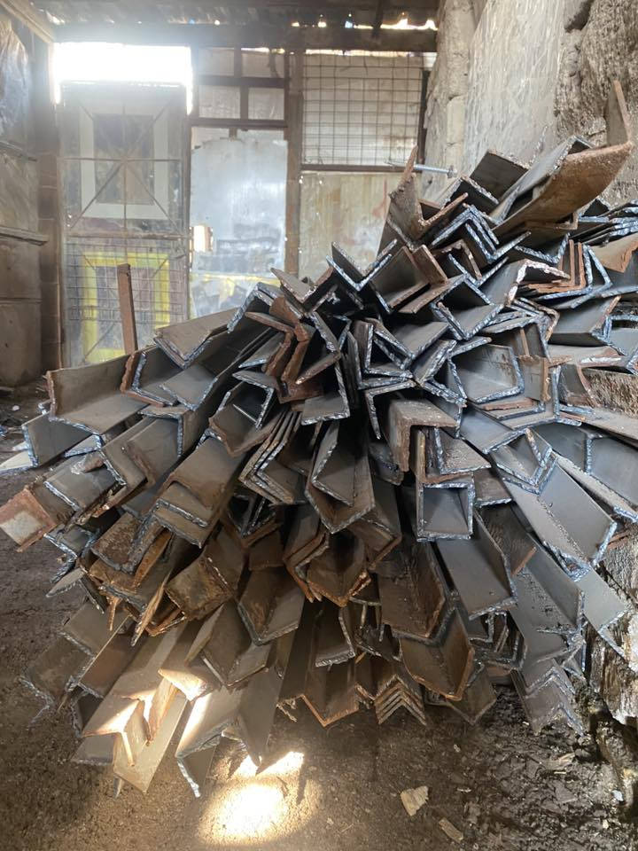 سلام عليكم زاويا للبيع طول (1/50) و (1/20) ام الانجين الكمية 1000 قطعة المكان بغداد للأستفسار ***********
