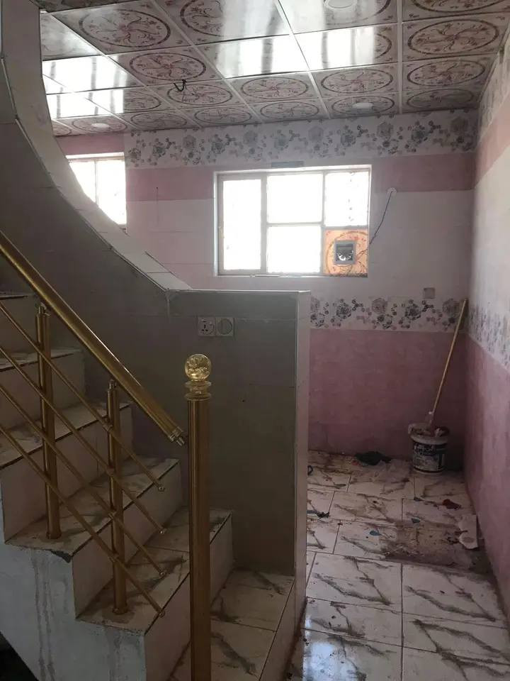 بيت بالنداء رقم دار 57450 
صب طابوك جمهوري بناء جناي
 الايجار 175وبي مجال 
اما سعر البيع47وبي مجال 
للاستفسار ***********
