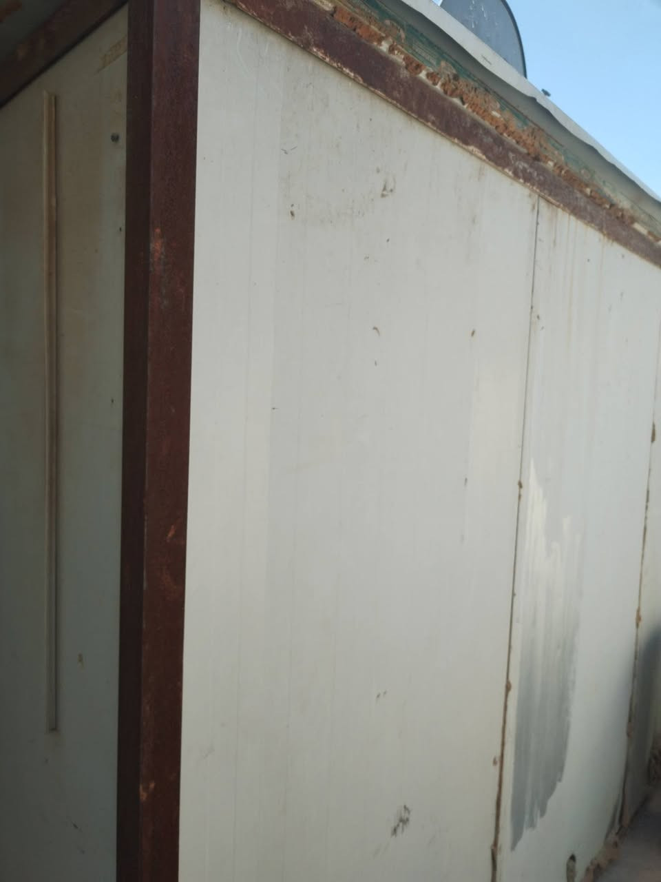 سلام عليكم
عندي مخزن للبيع
يتكون من 2 اضلاع
وسقف قطعتين سندويج
وباب بي في سي
***********
