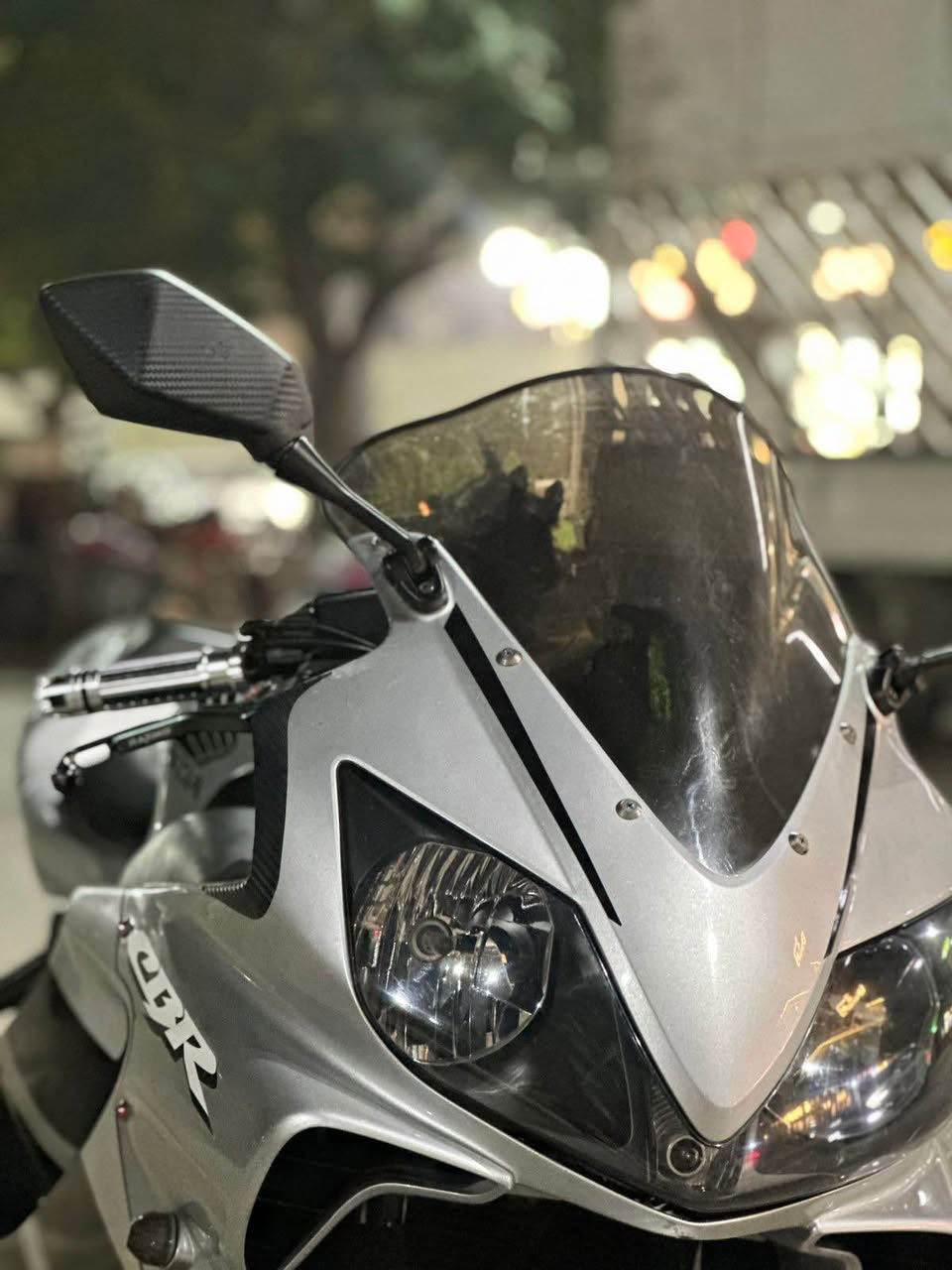 للبيع F4i  كربلاء مبدل فقط مساطر وضاغطه زنجيل *********** كربلاء, العراق
