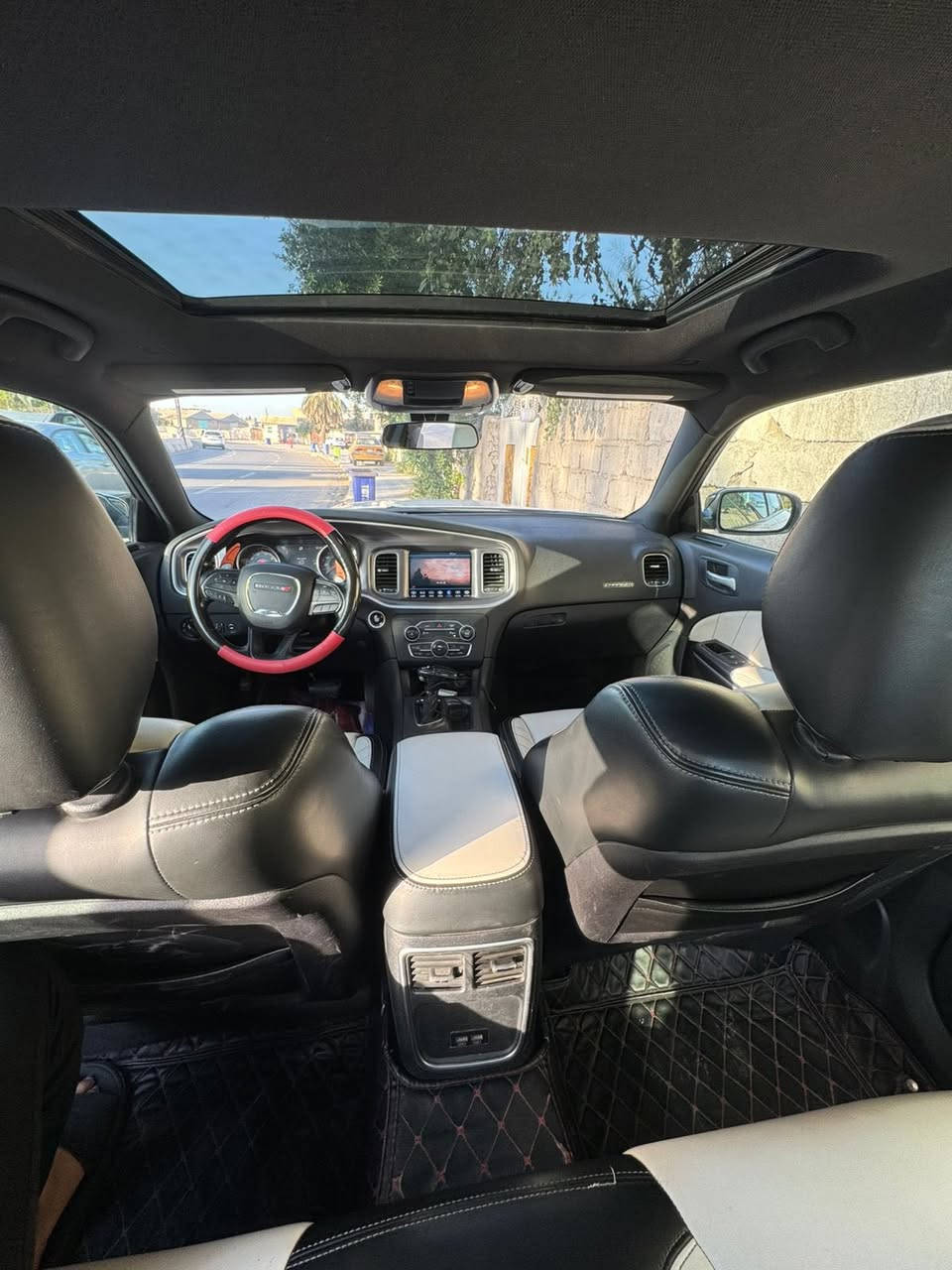السلام عليكم
جارجر موديل 2019 SXT Plus وارد امريكي حادثها قبغ جنطه مبدل اصلي نفس اللون ودعامية مكينة وكير وتبريد وحدادية كفالة 
مواصفات ….

🟢فتحه 
🟢داخل ابيض بلادي 
🔴 سياره محدث كت كامل GT 
🟢شاشة كبيره كاربلي 
🟢شفتات ستيرن 
⚫️باقي مواصفات SXT plus 

تحويل ثاني يوم صور الحادث امريكا موجود وبيه سونار السياره وين متريد افحص 
ماشية 75Mi مكينة V6 3600

العنوان : بغداد العطيفية 

الاتصال : ***********

السعر : 225 وبيه مجال
