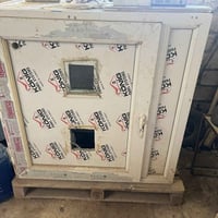 للبيع مفقس وميزان مفقس كامل ملحقاته ما عدا بطارية وعاكسة 07516572425