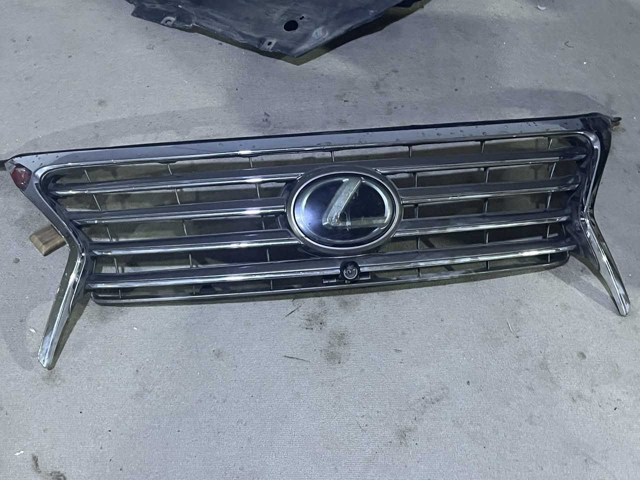 للبيع أغراض لكزز جميع الأغراض اصليه وبدون قطره صبغ
بنيد+ جاملغ سايق+بكلايتات+ماصدات+

شباك دعاميه+ بيبان+ جامات خلفيه+ شفقه جنطه +

دواسات+ يدات بيبان عدد ٤+ جكات بنيد+ غطاء جامات جانبيه 

ملاحظه البيبان يرهمن لاندكروز + لكزز 

والاغراض كلها بلاديه حدثت سيارتي واريد ابيعهن واليريدهن 

شلعه وحده بي خير ويتدلل 

عنواني بابل 

***********
