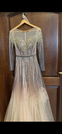 فساتين • مستعمل • جديد