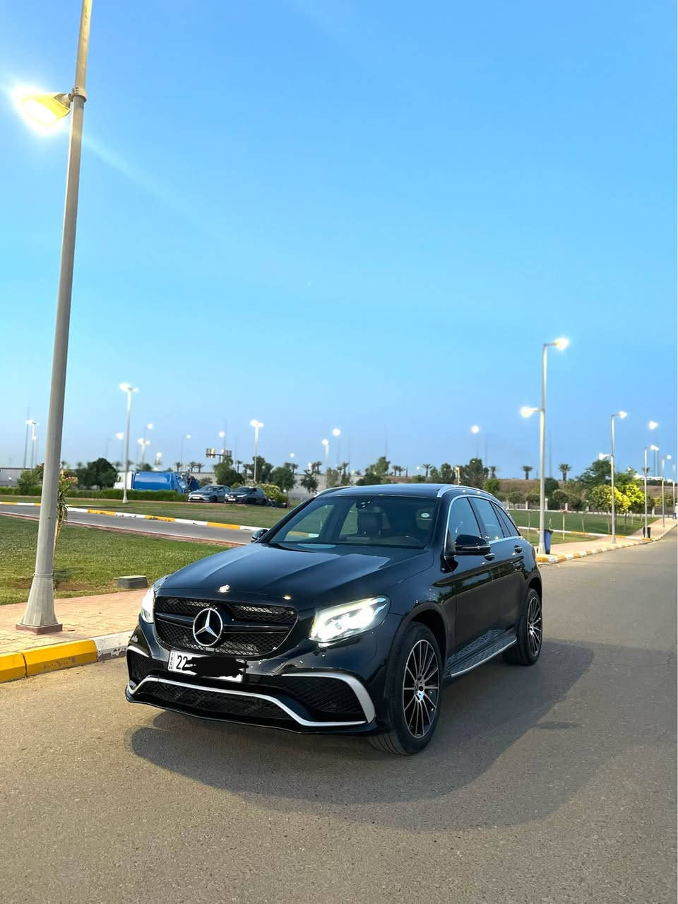 Mercedes Benz Glc 2017للبيع                                 سه ياره بدون صبغ حتا دعامي مابي صبغ بس ٢مكان صغير pdr  سه ياره جديد فول فول مواصفات پانؤراما رادار مرايه مرايه كهره با رادار كلشي بشرت سعر ٢٣٨بيها مجال ✅✅📞***********عندي واتساب كوره ك أربيل, العراق
