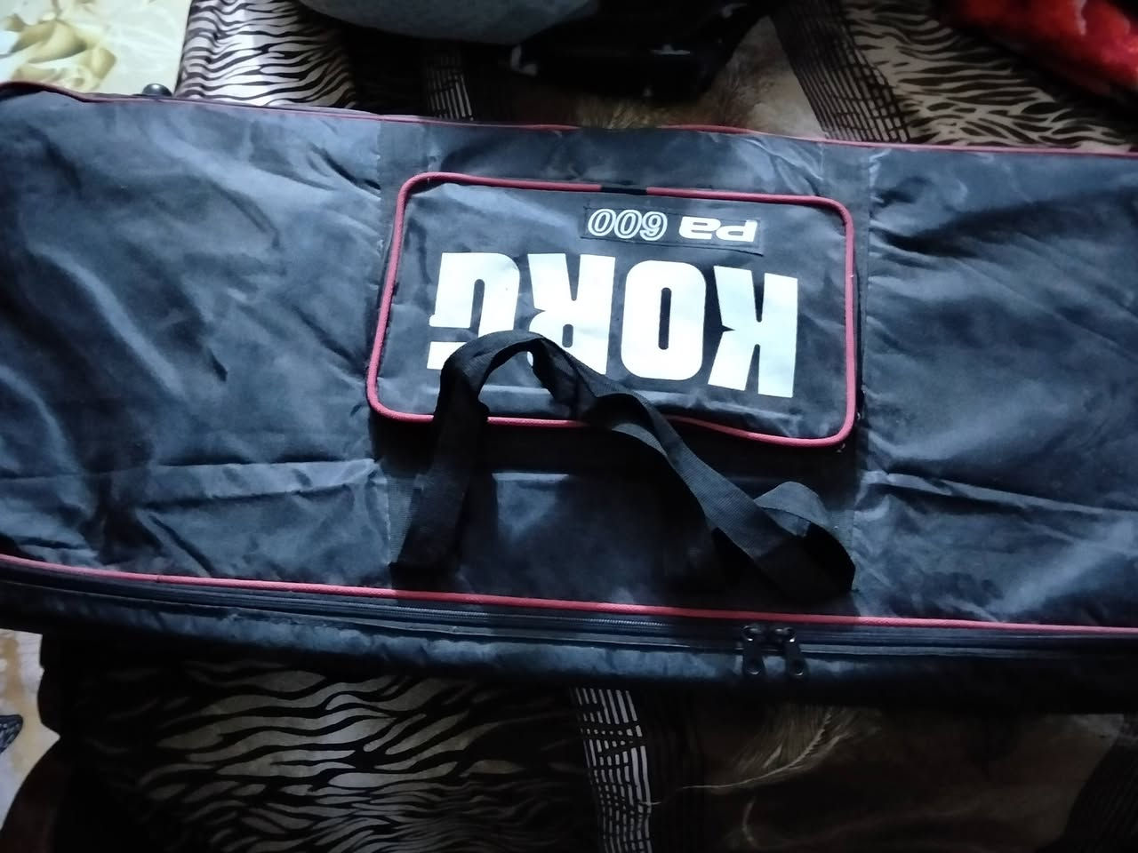 جهاز كورج pa600 نظيف جدا اخو جديد استخدام منزلي فقط مع جنطه واستاند جديد مع الملحقات وبي سيتين فول اصوات و ايقاعات العنوان كون مركز مدينة سعر خاص شراي اتصل *********** غير متواجد عل فيس
