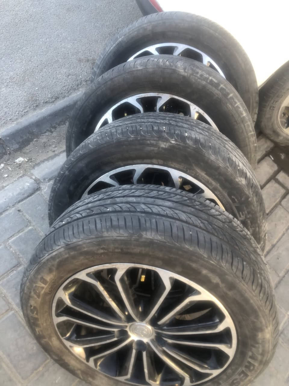 تخم ويل كب كورلا حجم ١٦ مع التايرات. ٣٢٥ الف بغداد غزاليه *********** بيع او مراوس
