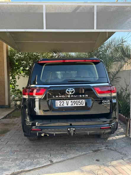 للبيع — لاندكروزر بلاك إيديشن GX.R LIMITED اصل
🚙 موديل حديث — رقم اربيل
لون أسود ملكي • بحالة فوق الممتازة
ماشية 1.500 كم يعني زيرو 

المواصفات:
 • محرك قوي V6 
 • دفع رباعي مستمر
 • كير أوتوماتيك 10 سرعات
 • شاشة وسطية كبيرة + كاميرا محيطية
 • فتحة سقف
 • تبريد وتسخين مراتب
 • تشغيل بصمة + دخول ذكي
 • مانع التصادم • مثبت سرعة ذكي
 • حساسات أمامي + خلفي
 • نظام صوتي راقي
 • جناح خلفي + كت كامل بلاك إيديشن

السعر 74.300$ وبيها مجال بسيط🔥
للاستفسار ***********
